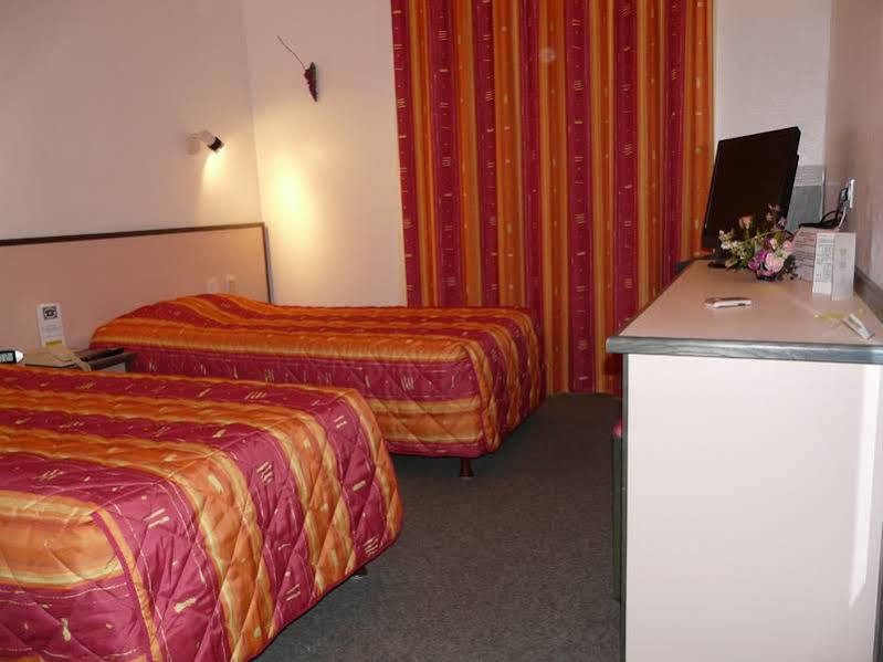 Hotel Le Chatard Sarcey Eksteriør billede